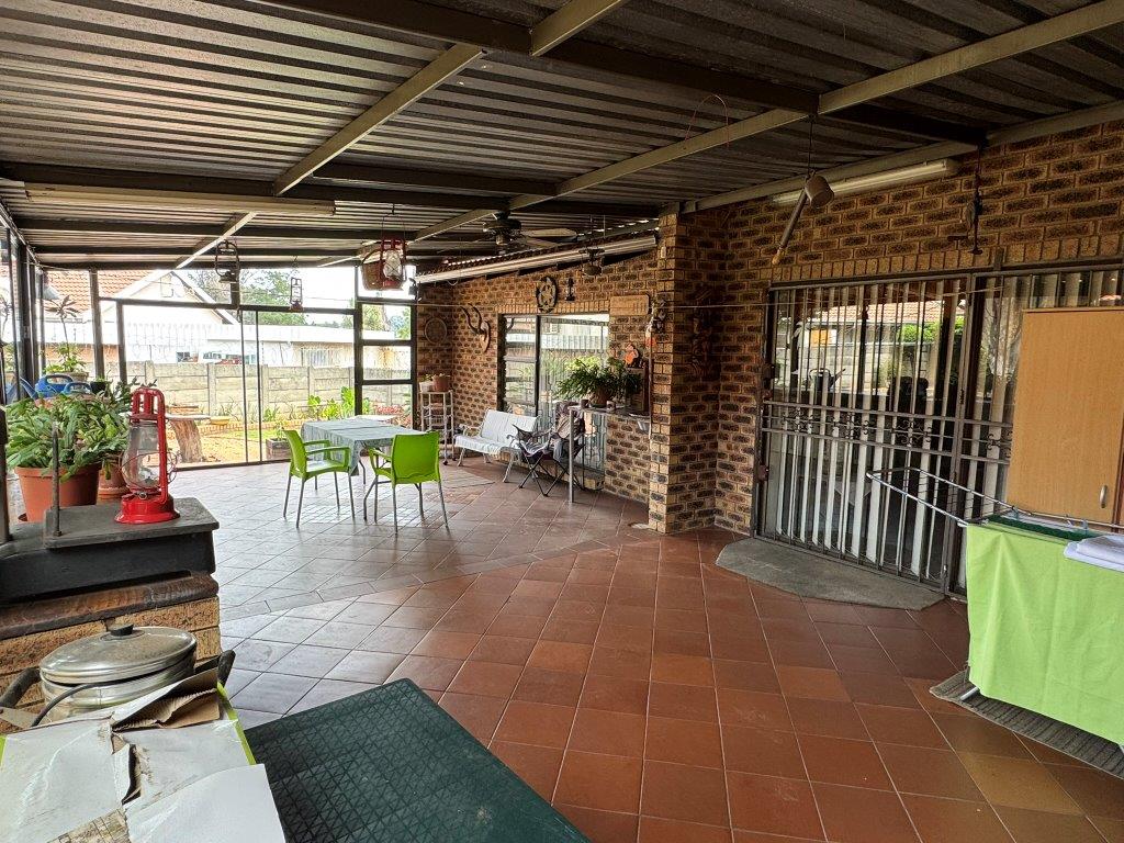 4 Bedroom Property for Sale in Bonaero Park Gauteng