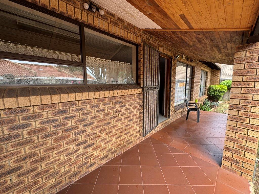 4 Bedroom Property for Sale in Bonaero Park Gauteng