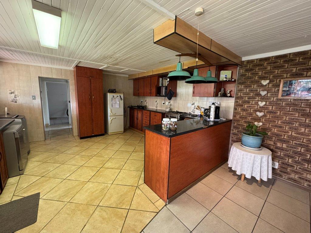 4 Bedroom Property for Sale in Bonaero Park Gauteng