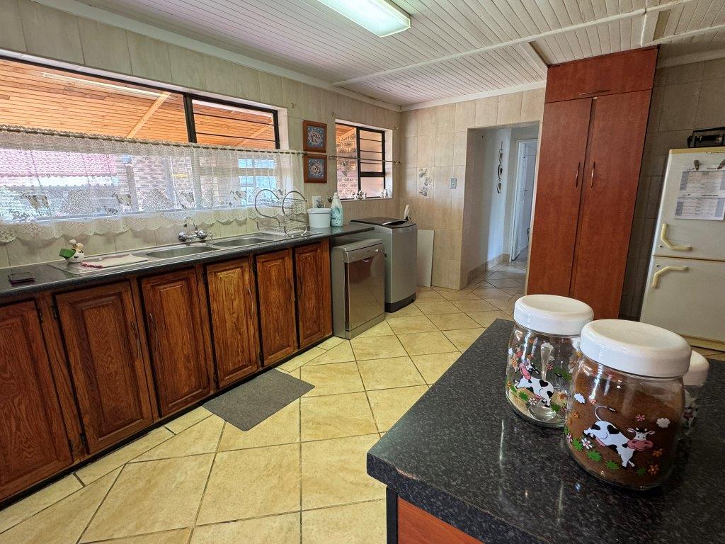 4 Bedroom Property for Sale in Bonaero Park Gauteng