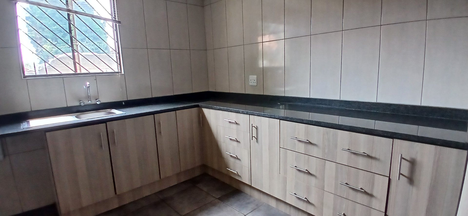 To Let 1 Bedroom Property for Rent in Heuweloord Gauteng