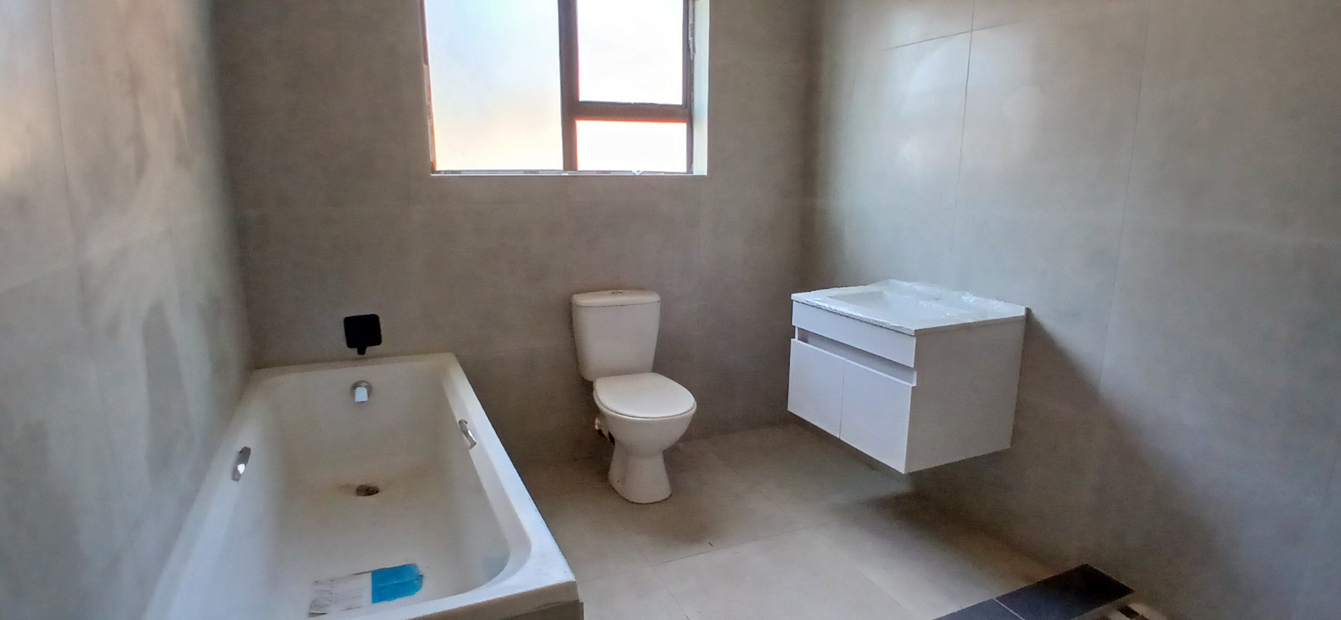 To Let 4 Bedroom Property for Rent in Heuweloord Gauteng