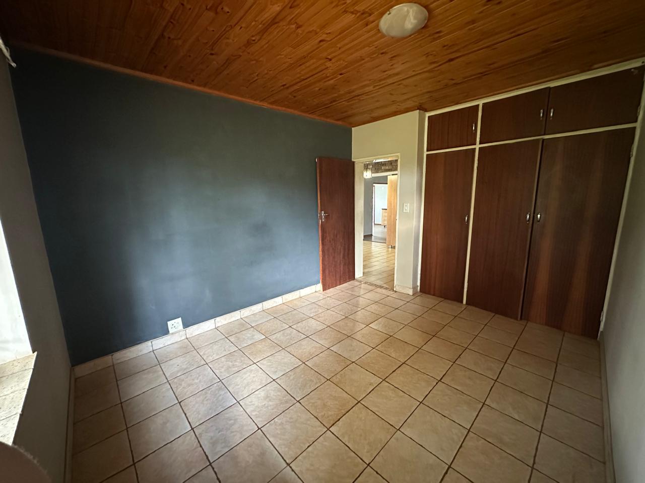 To Let 5 Bedroom Property for Rent in Bashewa A H Gauteng