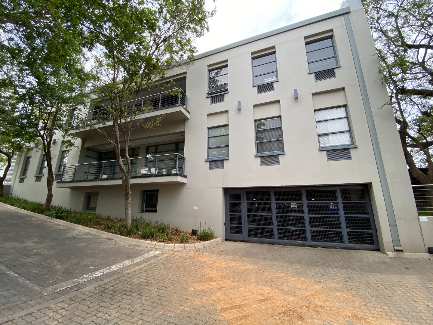 To Let commercial Property for Rent in Die Wilgers Gauteng