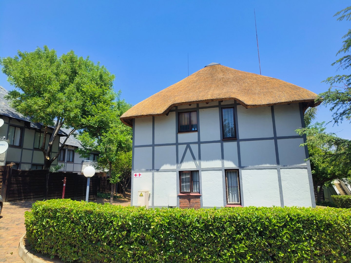 2 Bedroom Property for Sale in Sunninghill Gauteng