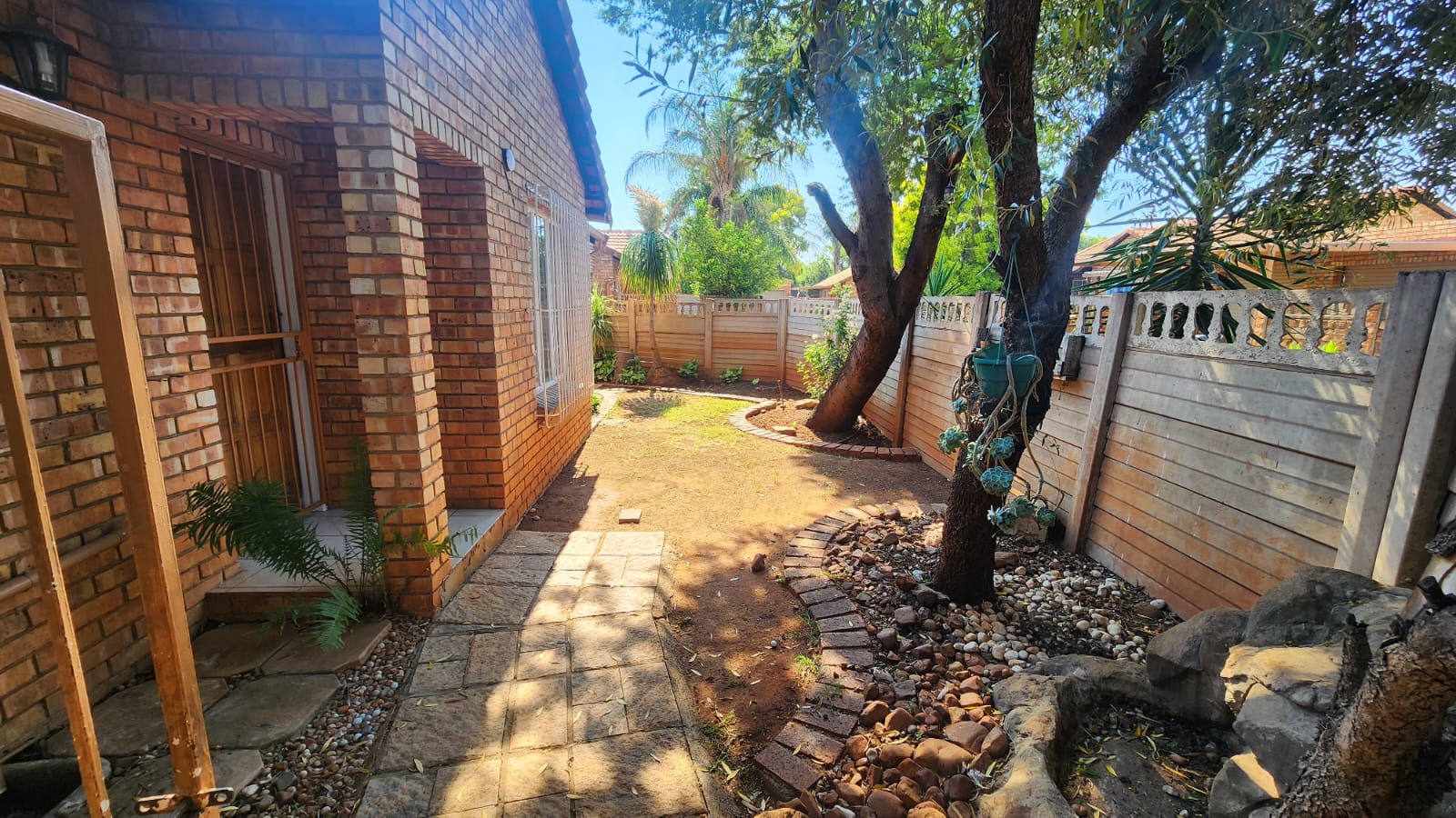 2 Bedroom Property for Sale in Doornpoort Gauteng