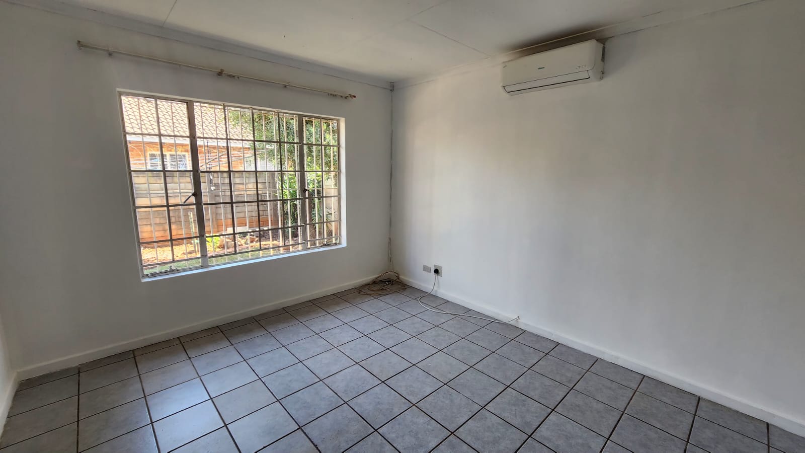 2 Bedroom Property for Sale in Doornpoort Gauteng