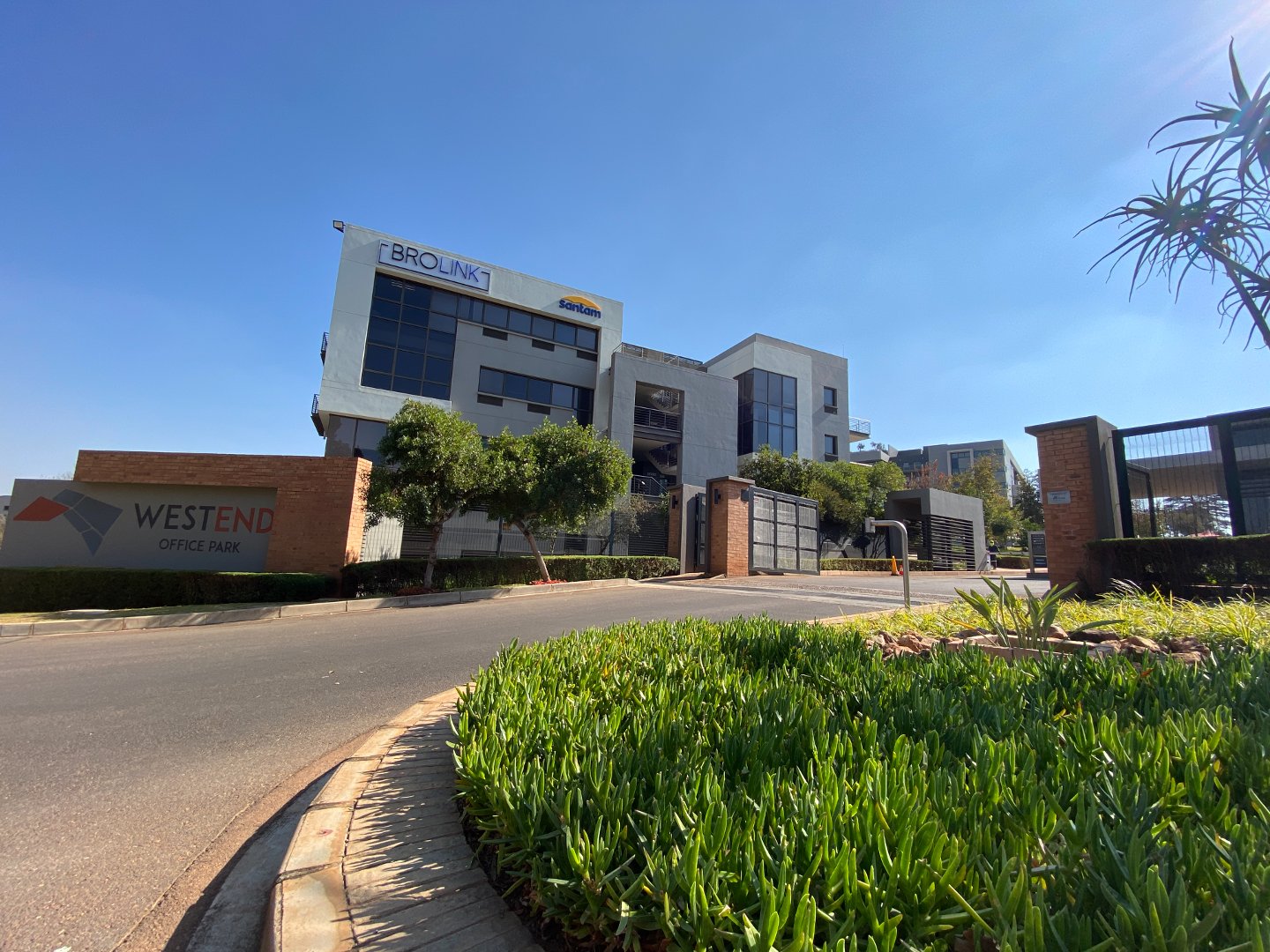 To Let commercial Property for Rent in Die Hoewes Gauteng