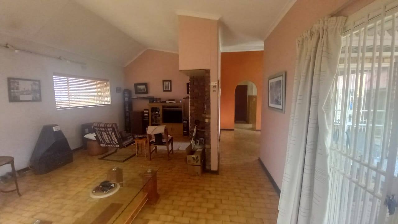 3 Bedroom Property for Sale in Helderkruin Gauteng