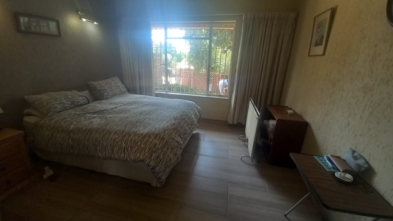 3 Bedroom Property for Sale in Helderkruin Gauteng