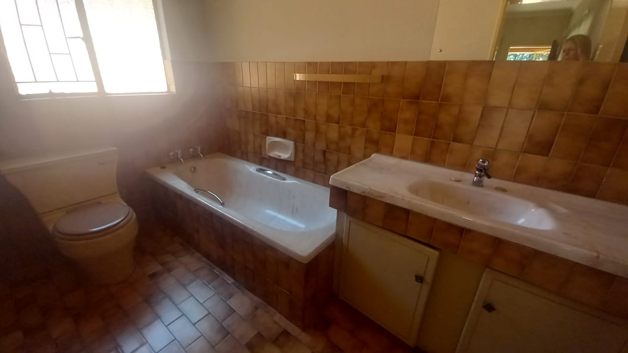 3 Bedroom Property for Sale in Helderkruin Gauteng