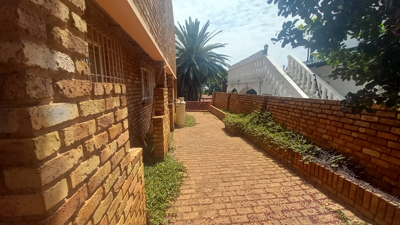 3 Bedroom Property for Sale in Helderkruin Gauteng