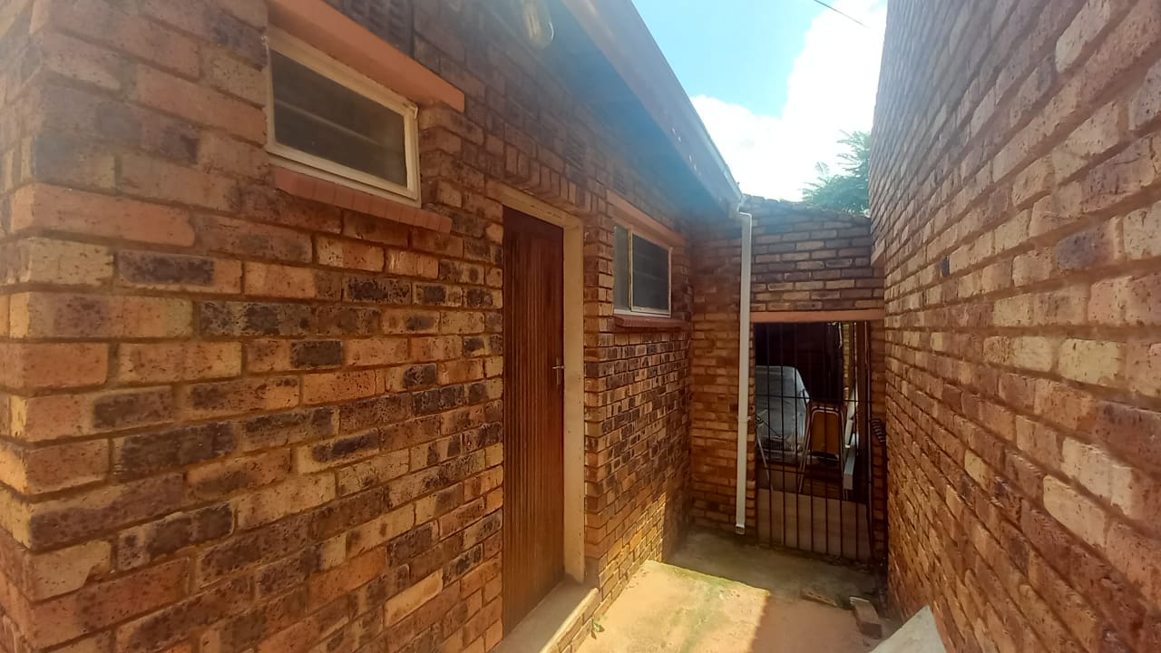 3 Bedroom Property for Sale in Helderkruin Gauteng