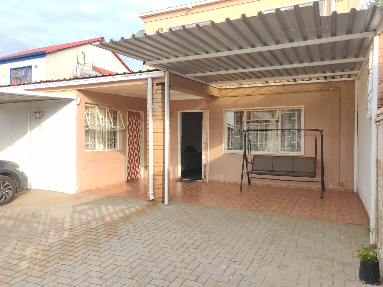 4 Bedroom Property for Sale in Lenasia Ext 10 Gauteng