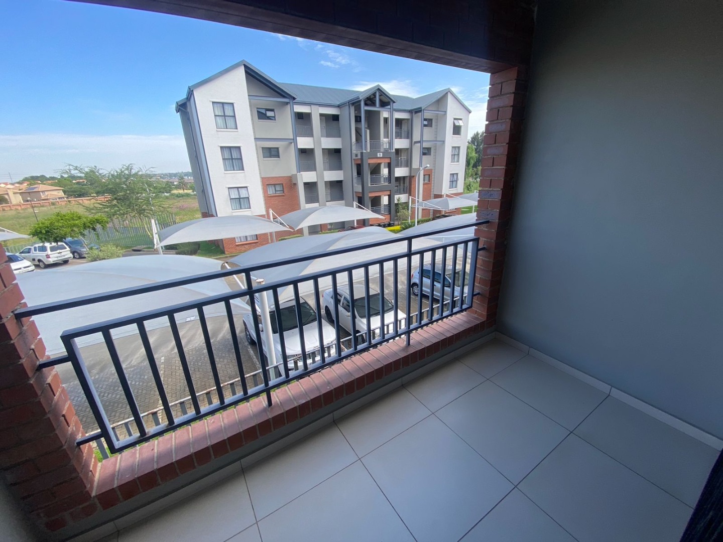 1 Bedroom Property for Sale in Erand Gardens Gauteng