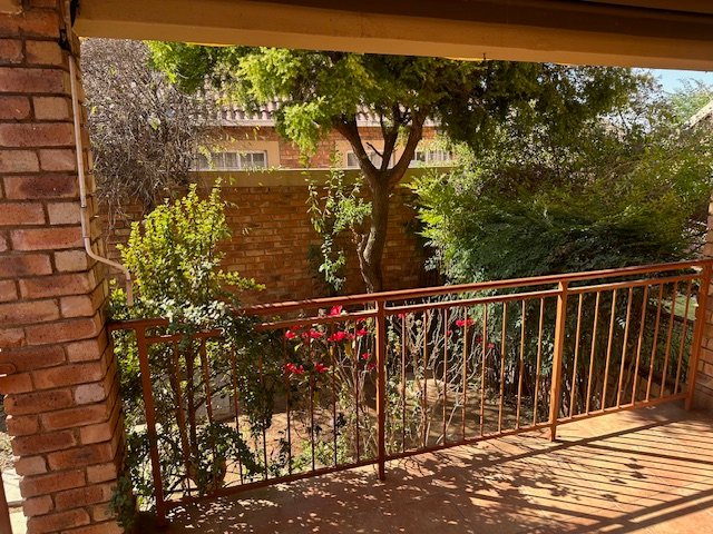 2 Bedroom Property for Sale in Honeydew Gauteng