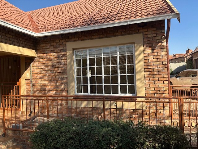 2 Bedroom Property for Sale in Honeydew Gauteng