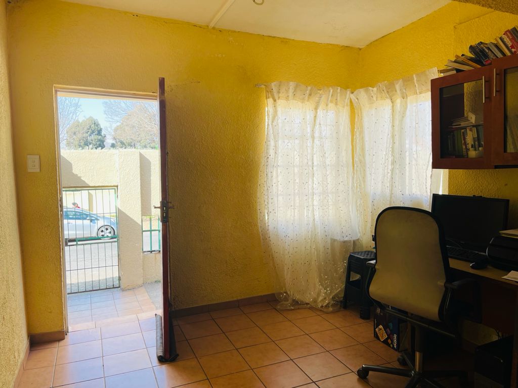 8 Bedroom Property for Sale in Rosettenville Gauteng