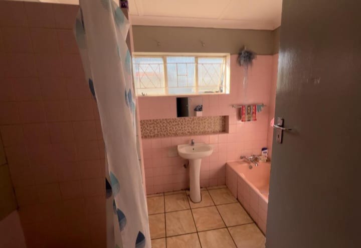 10 Bedroom Property for Sale in Sunnyside Gauteng