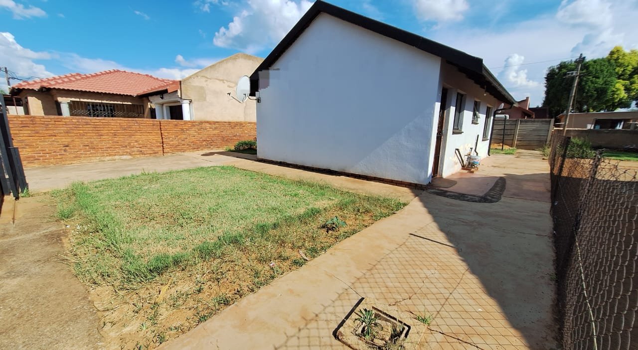 2 Bedroom Property for Sale in Mamelodi East Gauteng