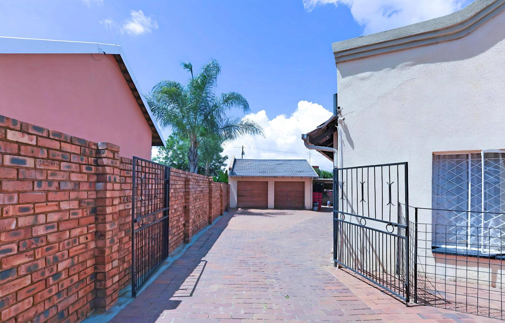 4 Bedroom Property for Sale in Lenasia South Gauteng