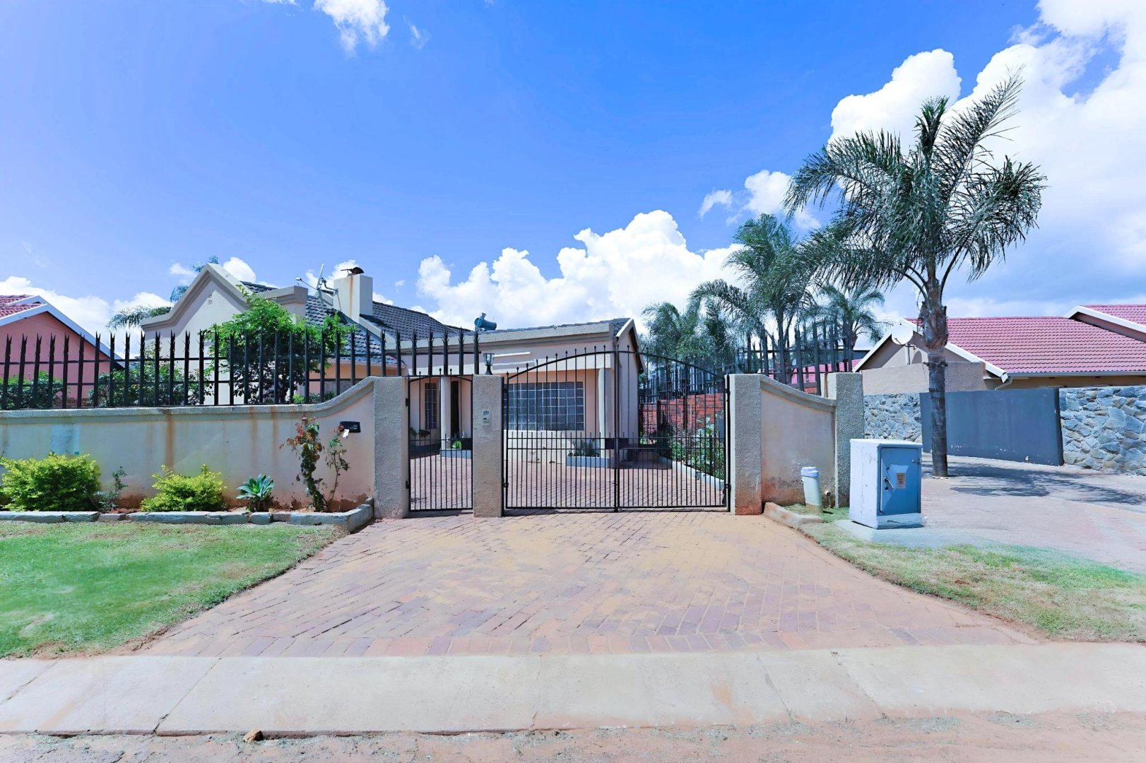 4 Bedroom Property for Sale in Lenasia South Gauteng