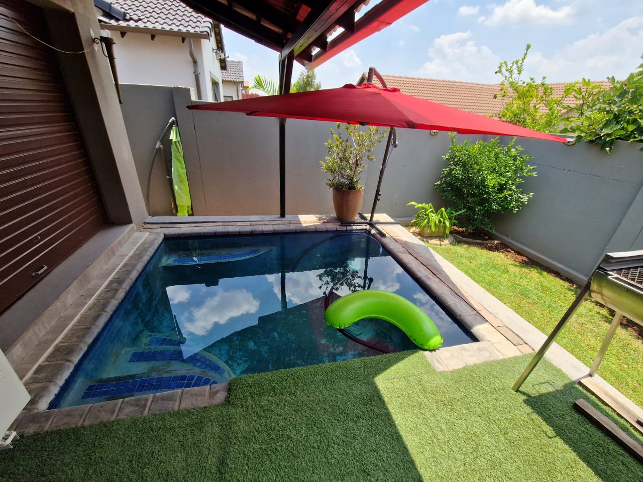 3 Bedroom Property for Sale in Thatch Hill Estate Gauteng