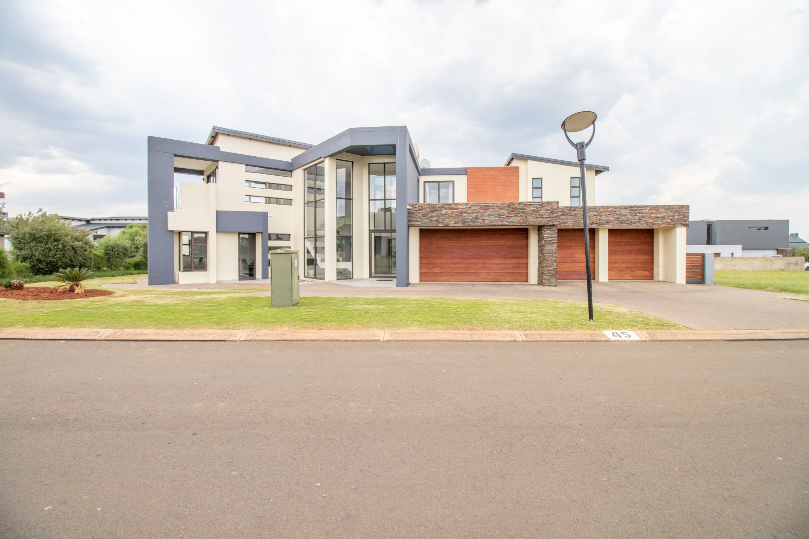 6 Bedroom Property for Sale in Serengeti Lifestyle Estate Gauteng