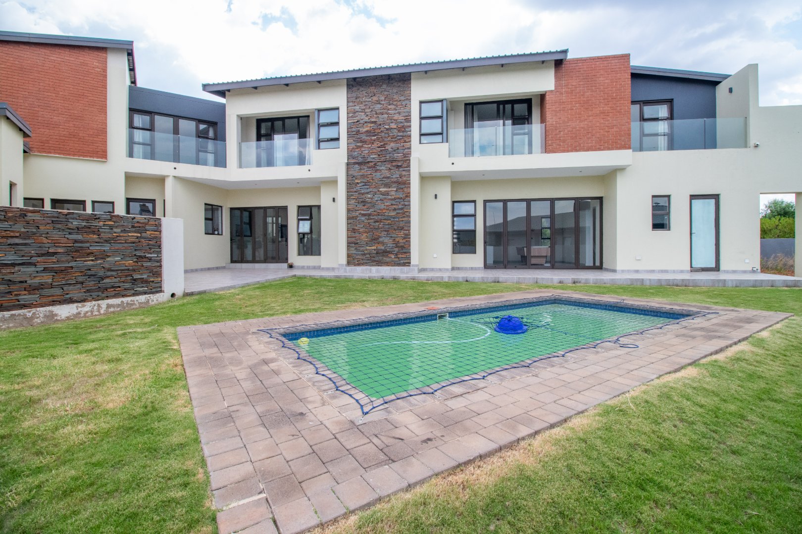 6 Bedroom Property for Sale in Serengeti Lifestyle Estate Gauteng