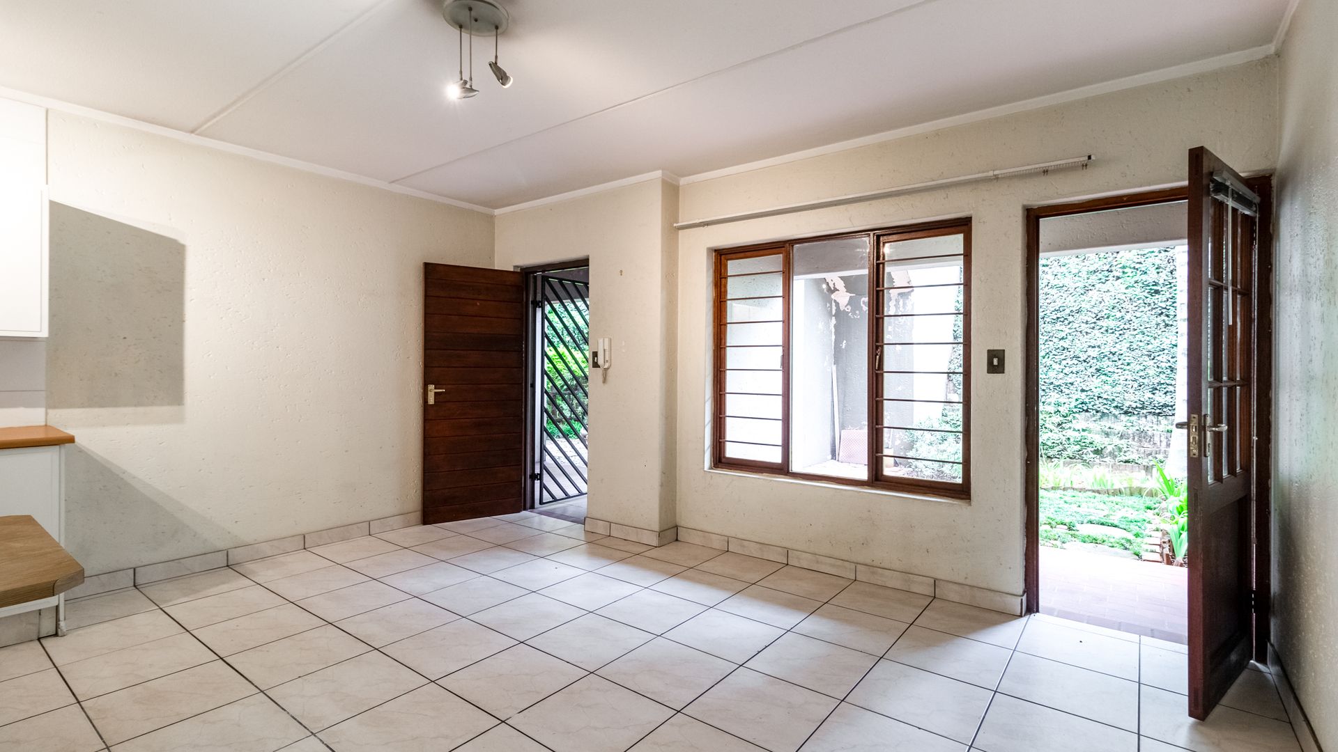 To Let 1 Bedroom Property for Rent in Morning Hill Gauteng