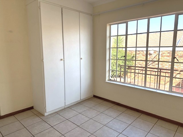 2 Bedroom Property for Sale in Honeydew Grove Gauteng