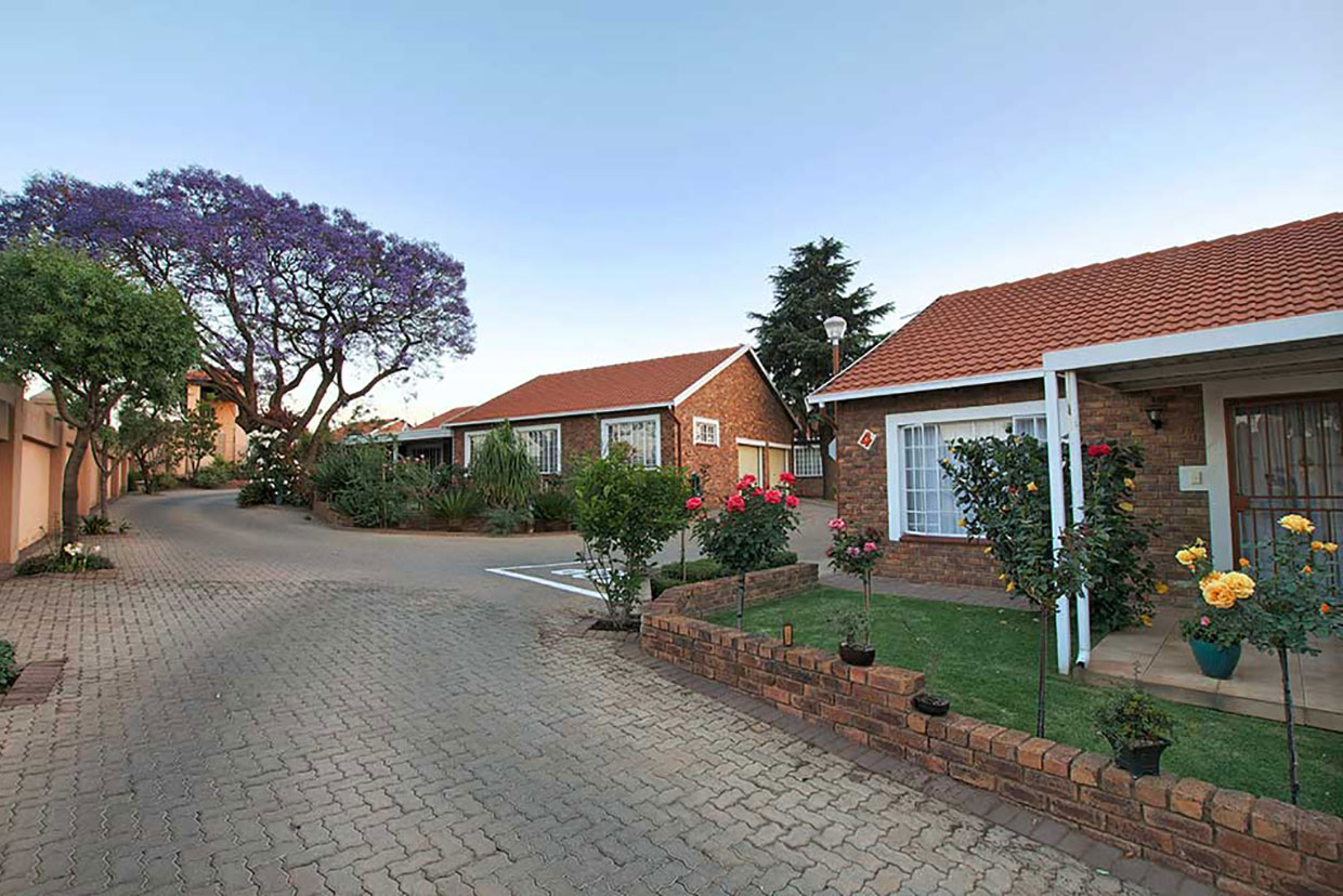 2 Bedroom Property for Sale in Honeydew Grove Gauteng