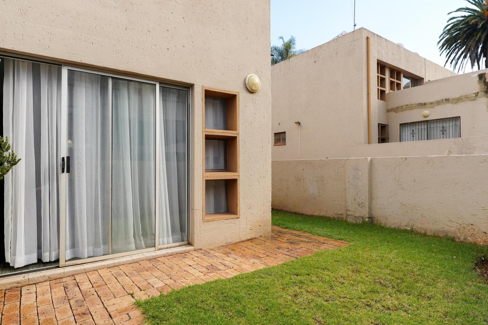 To Let 2 Bedroom Property for Rent in Upper Houghton Gauteng