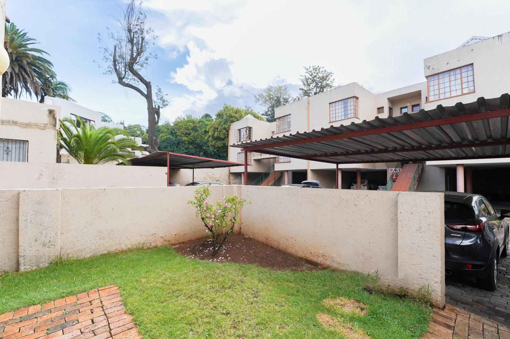 To Let 2 Bedroom Property for Rent in Upper Houghton Gauteng