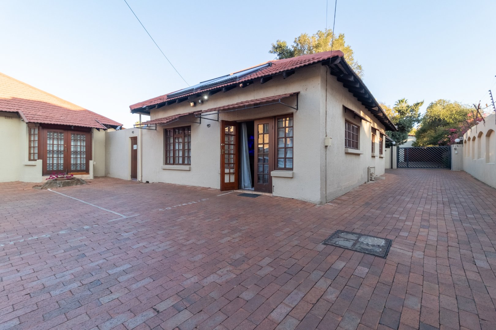 8 Bedroom Property for Sale in Bedfordview Gauteng