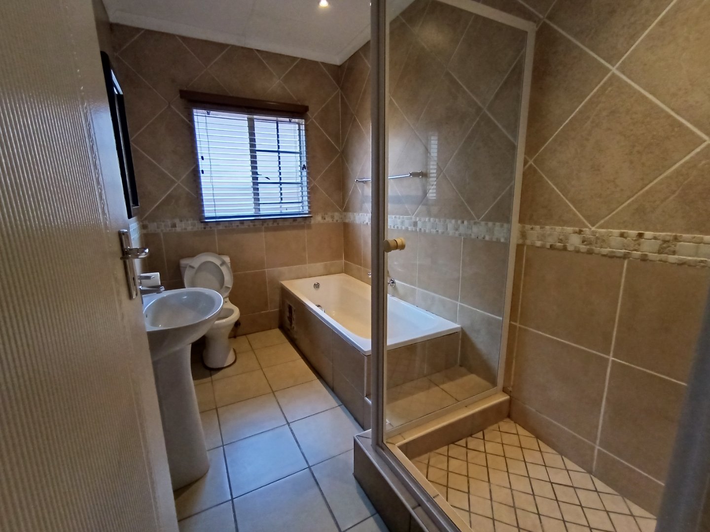 To Let 3 Bedroom Property for Rent in Amberfield Gauteng