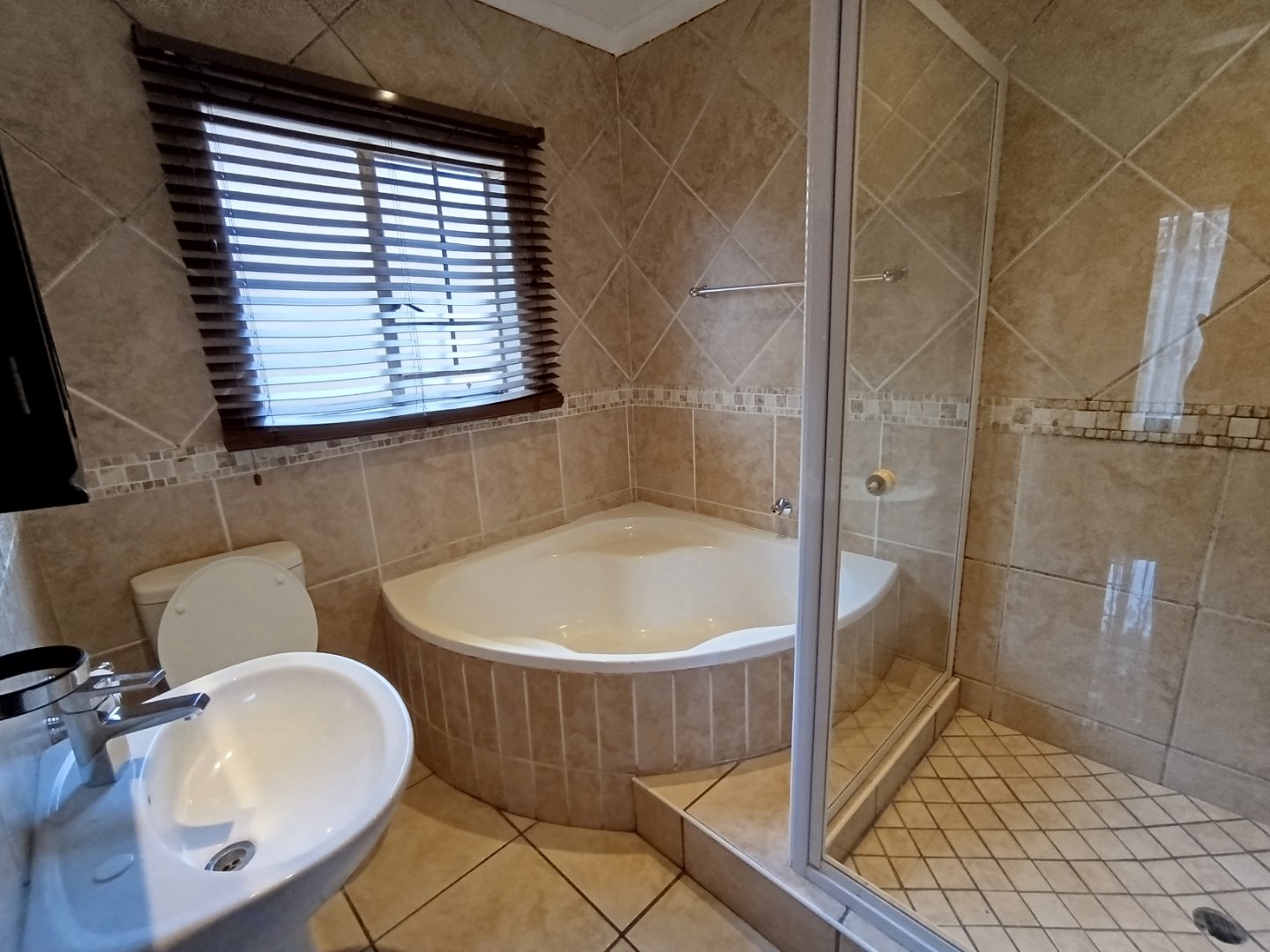 To Let 3 Bedroom Property for Rent in Amberfield Gauteng