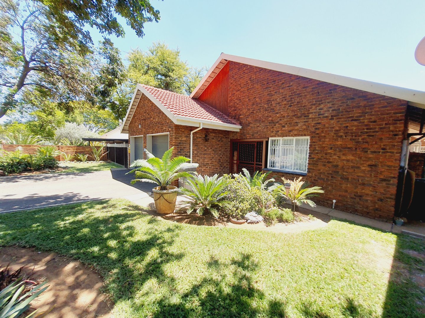 5 Bedroom Property for Sale in Sinoville Gauteng