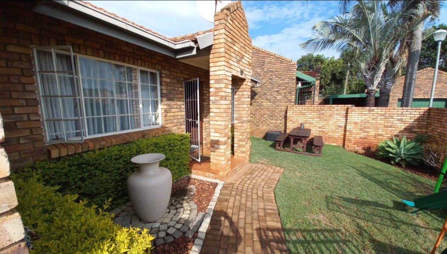 To Let 3 Bedroom Property for Rent in Theresa Park Gauteng