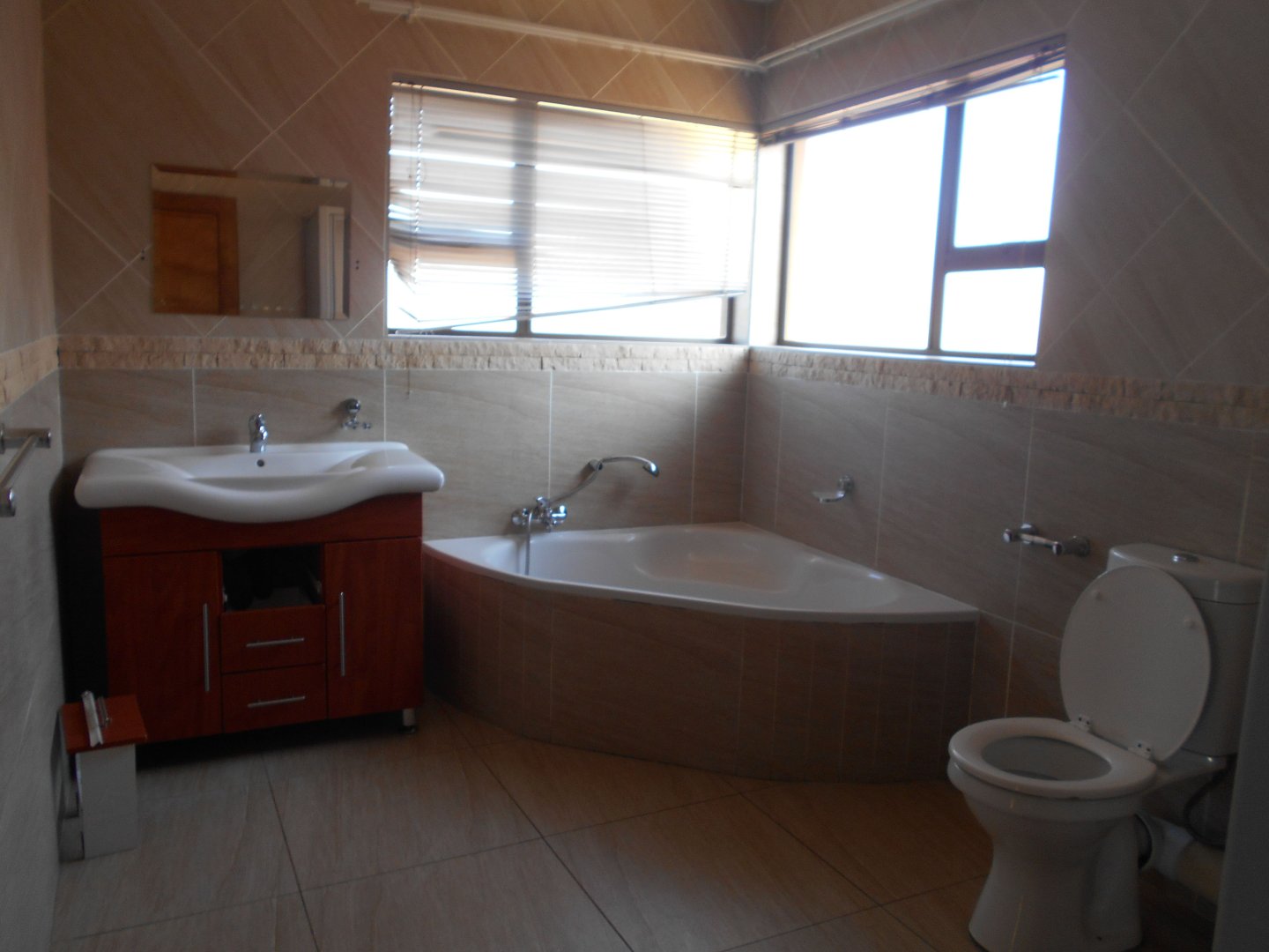 To Let 3 Bedroom Property for Rent in Thatchfield Close Gauteng