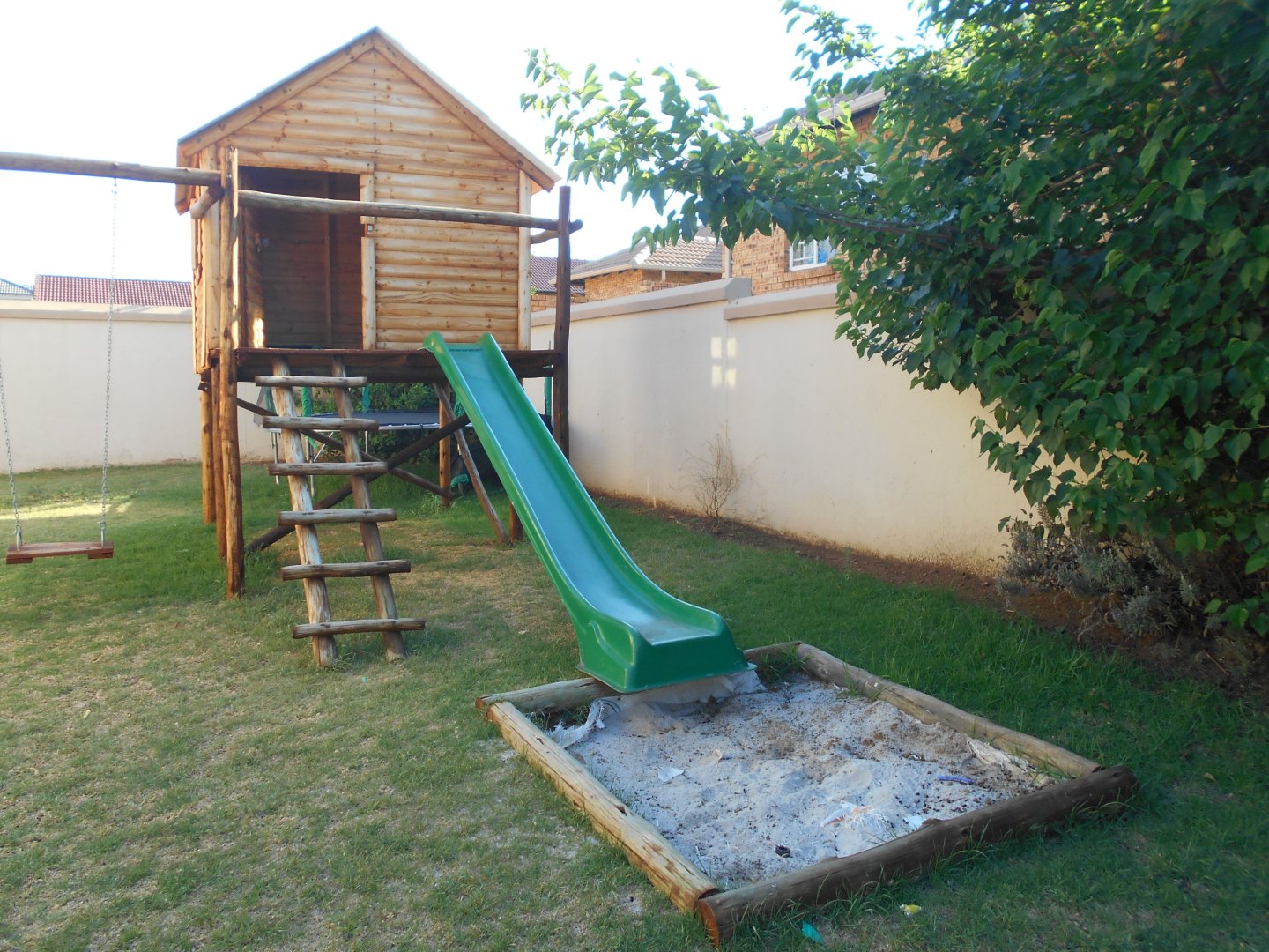 To Let 3 Bedroom Property for Rent in Thatchfield Close Gauteng