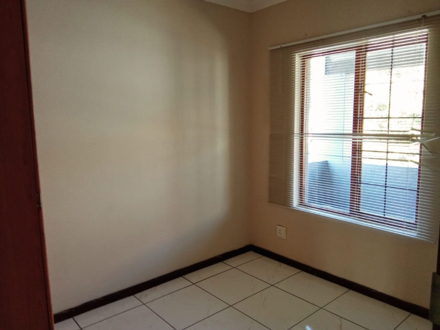 2 Bedroom Property for Sale in Erand Gardens Gauteng