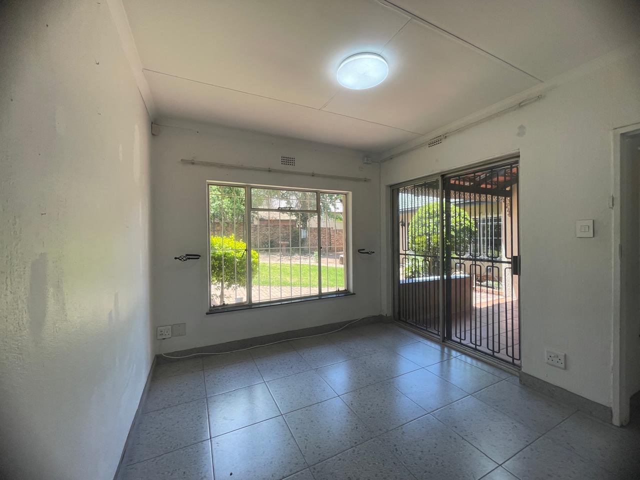 To Let 4 Bedroom Property for Rent in Weltevreden Park Gauteng