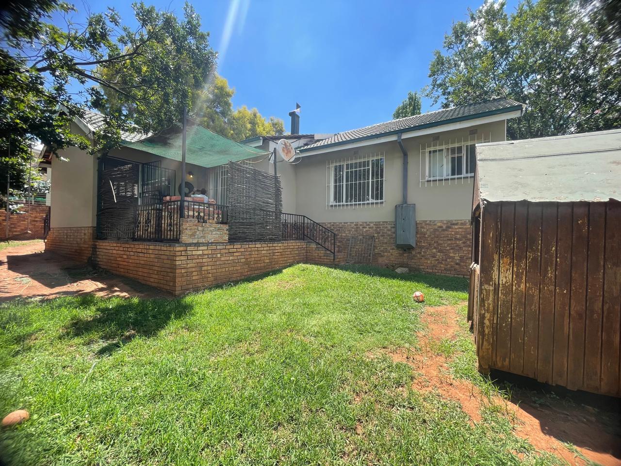 To Let 4 Bedroom Property for Rent in Weltevreden Park Gauteng