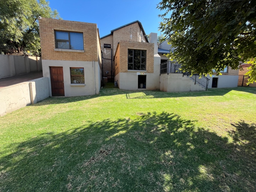 5 Bedroom Property for Sale in Zwartkop Gauteng