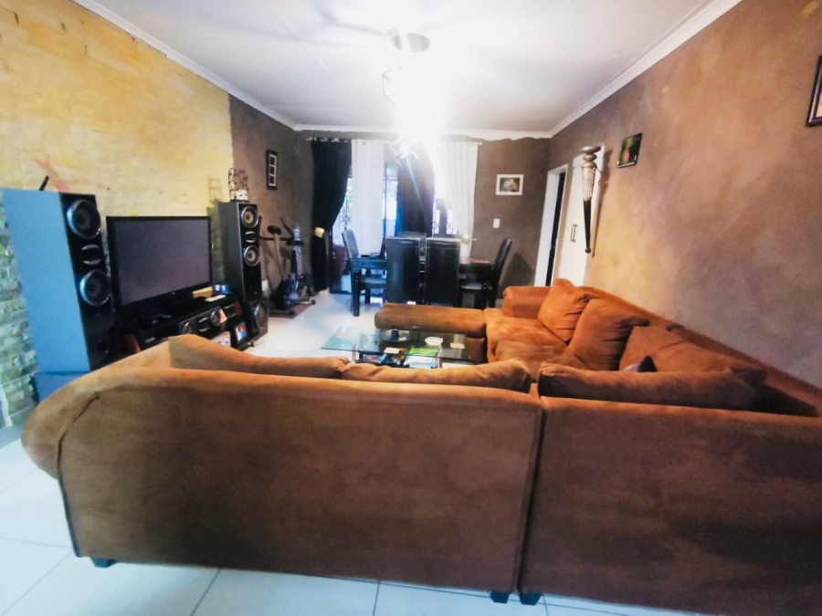 To Let 3 Bedroom Property for Rent in Parkrand Gauteng