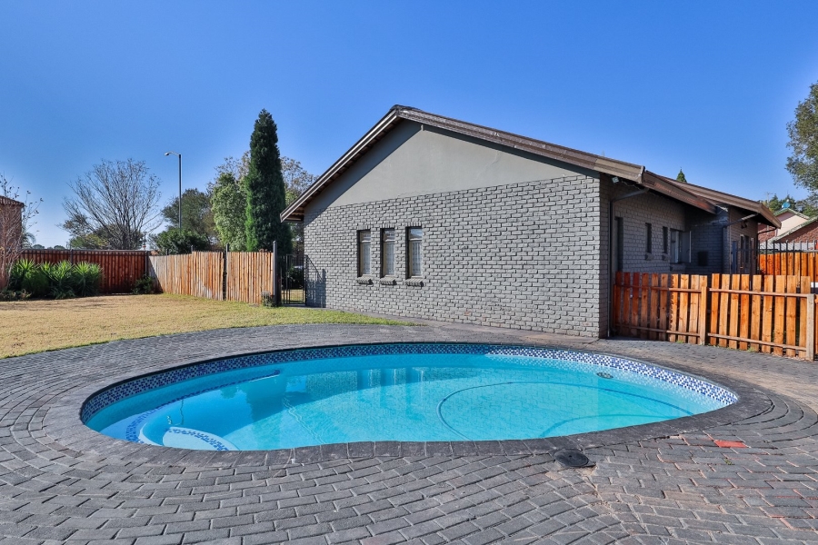 4 Bedroom Property for Sale in Theresa Park Gauteng