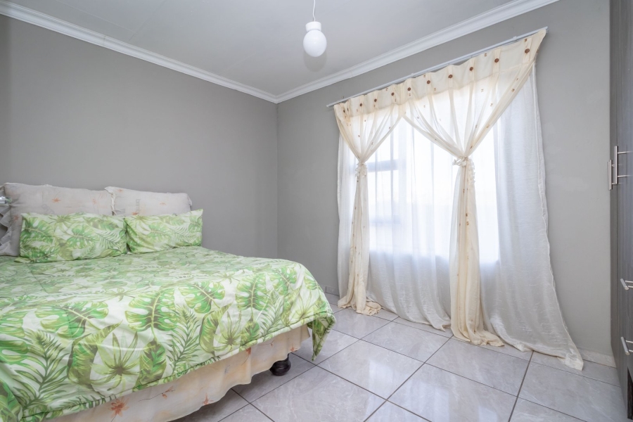 6 Bedroom Property for Sale in Wildtuinpark Gauteng