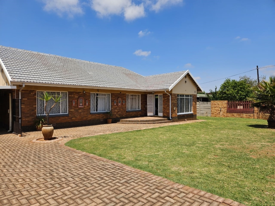 3 Bedroom Property for Sale in Greenhills Gauteng