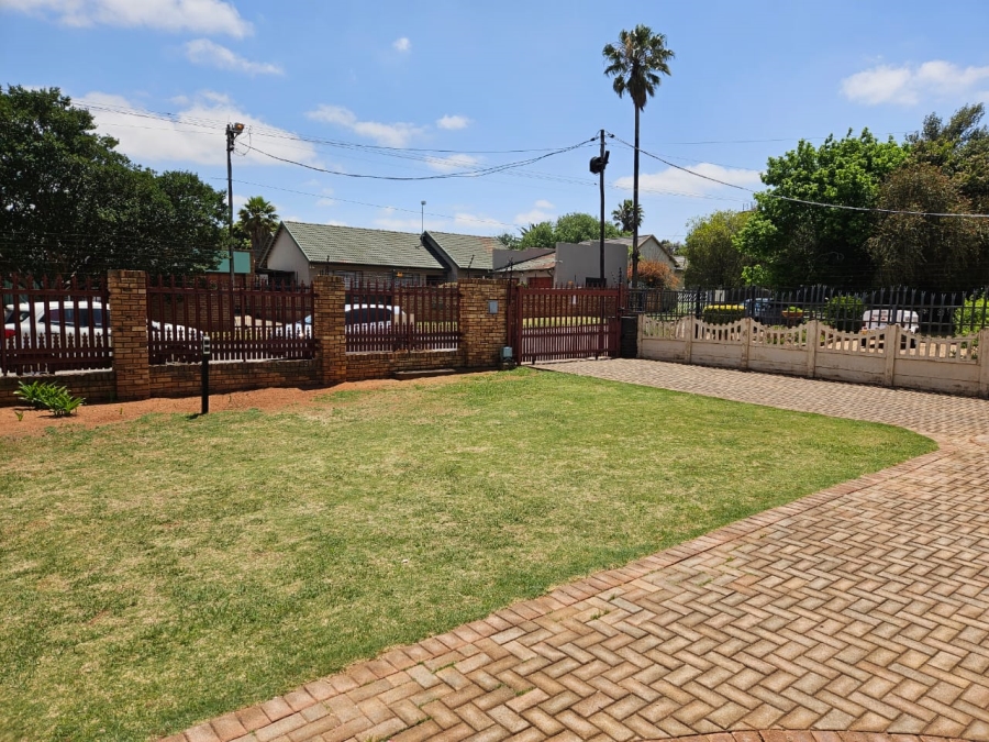 3 Bedroom Property for Sale in Greenhills Gauteng